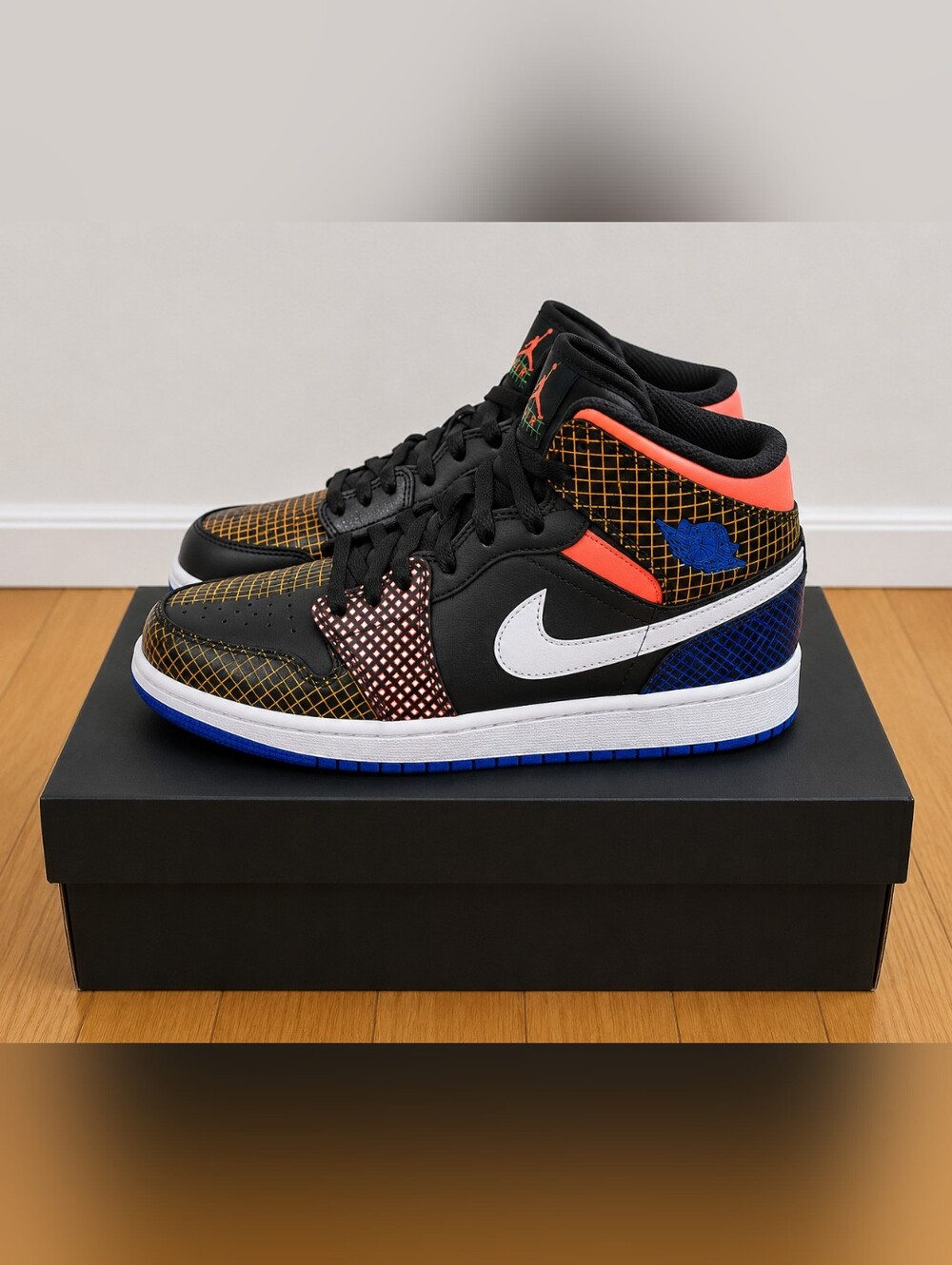 Air Jordan 1 Mid MMD (GS Size) 7Y/8.5 Women.